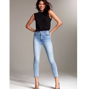 Aritzia Denim Forum The Lola High Rise Skinny Crop Size 26